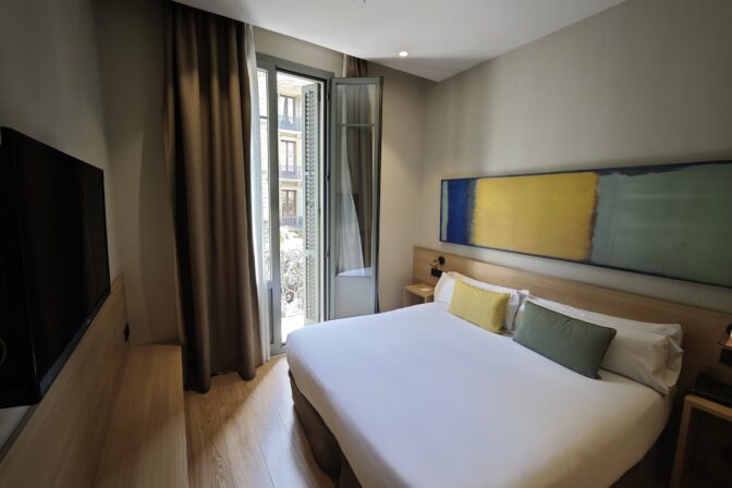 hotel-ambit-habitación-doble-deluxe-bañera-hidromasaje-1